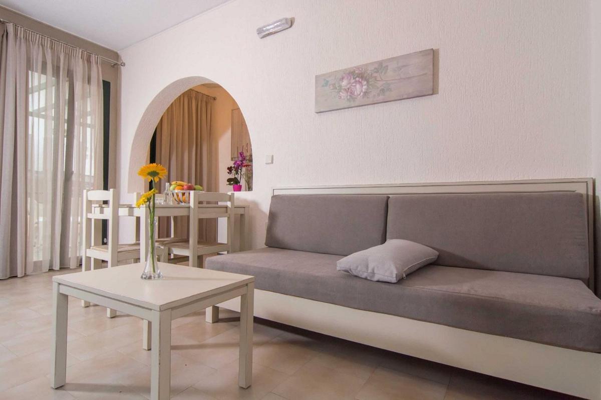 Rainbow Hotel Apartments Chania  Bagian luar foto