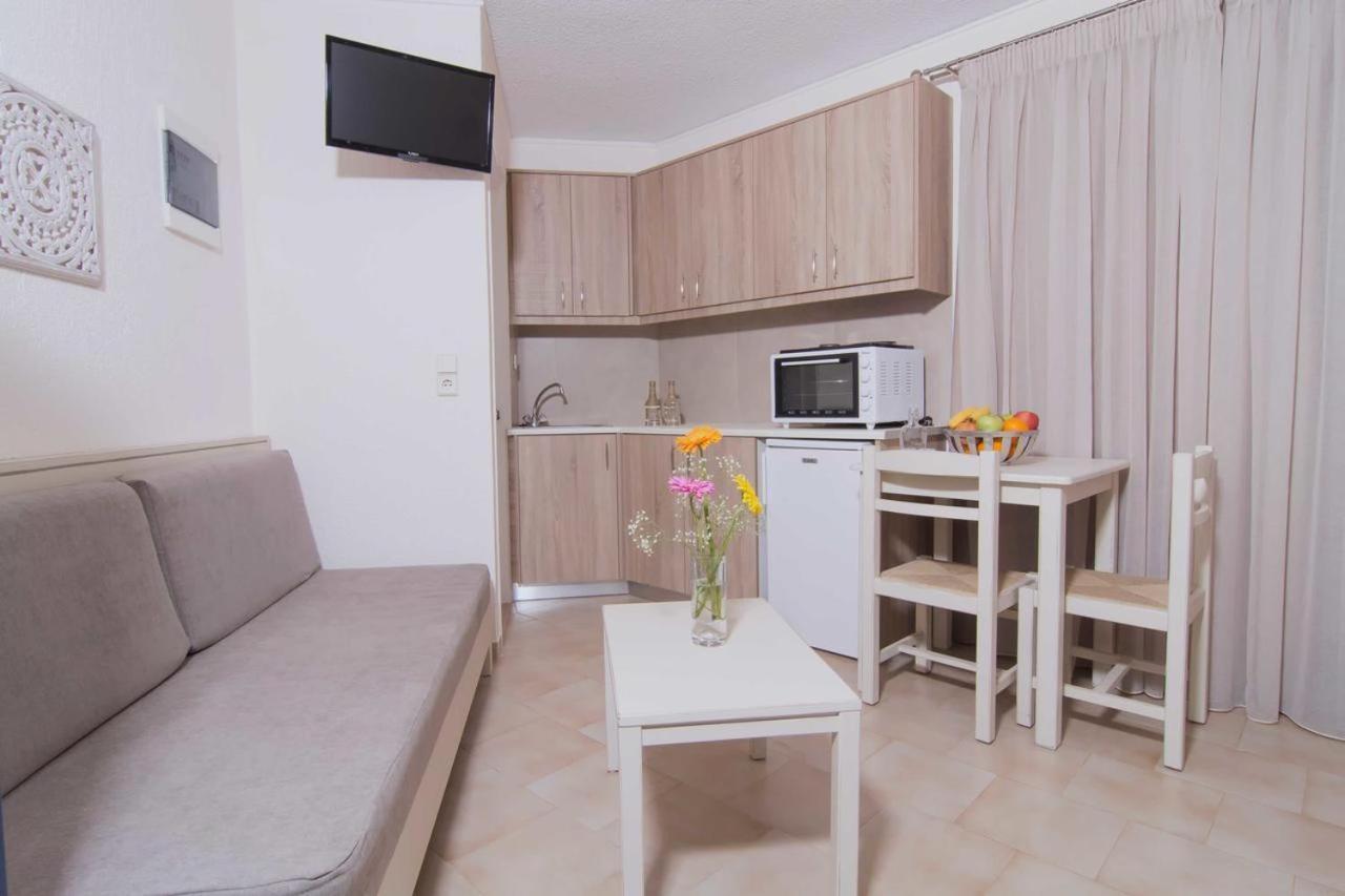 Rainbow Hotel Apartments Chania  Bagian luar foto